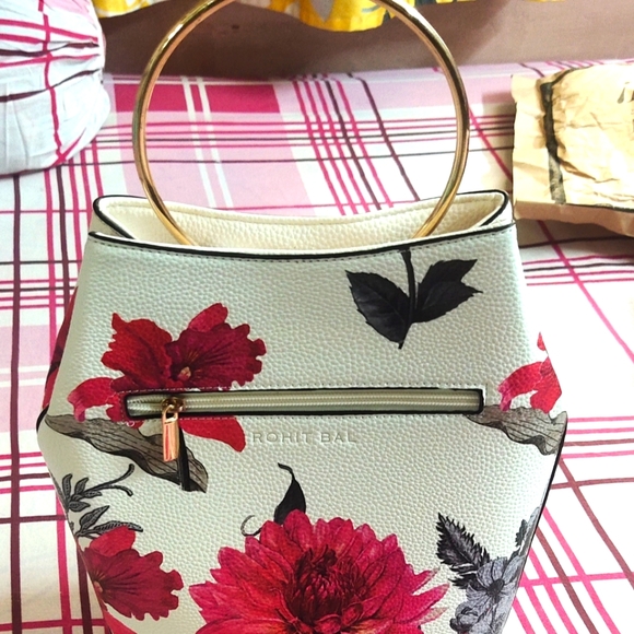 oriflame bags